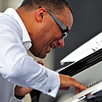 Gonzalo Rubalcaba photo